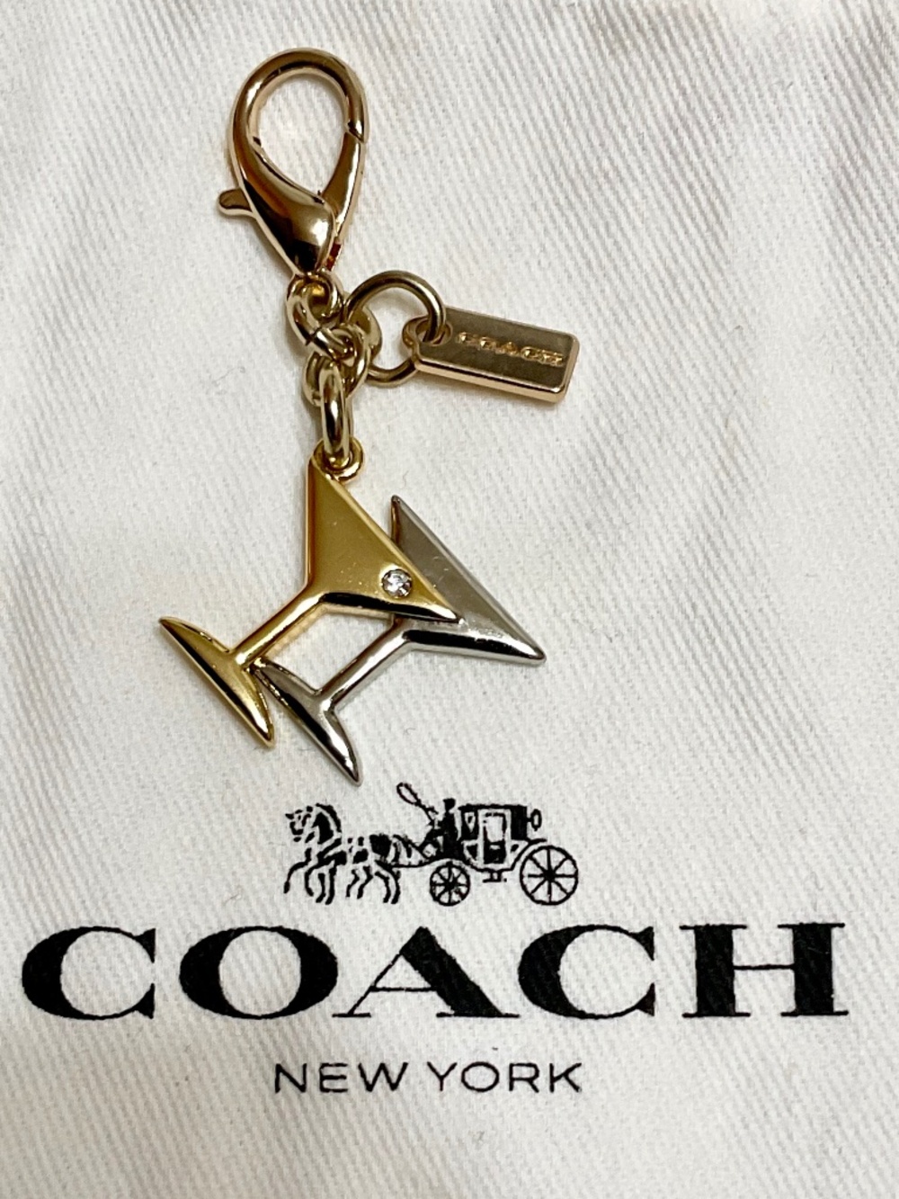 Coach, gold and silver, champagne, martini, glasses, perfect parties 🎈